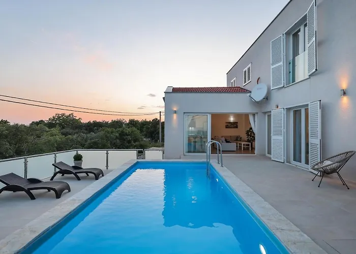 Holiday House Anpero