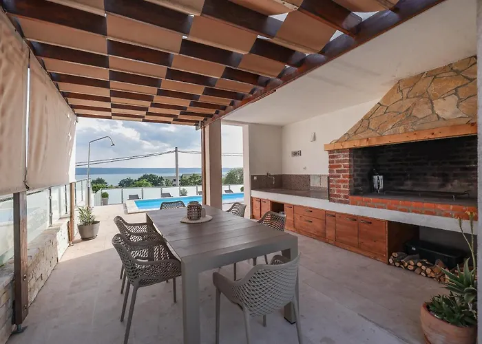 Holiday House Anpero