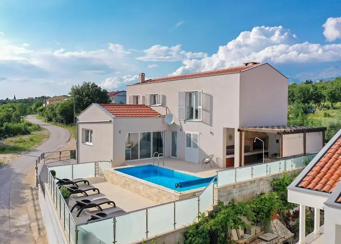 Holiday House Anpero